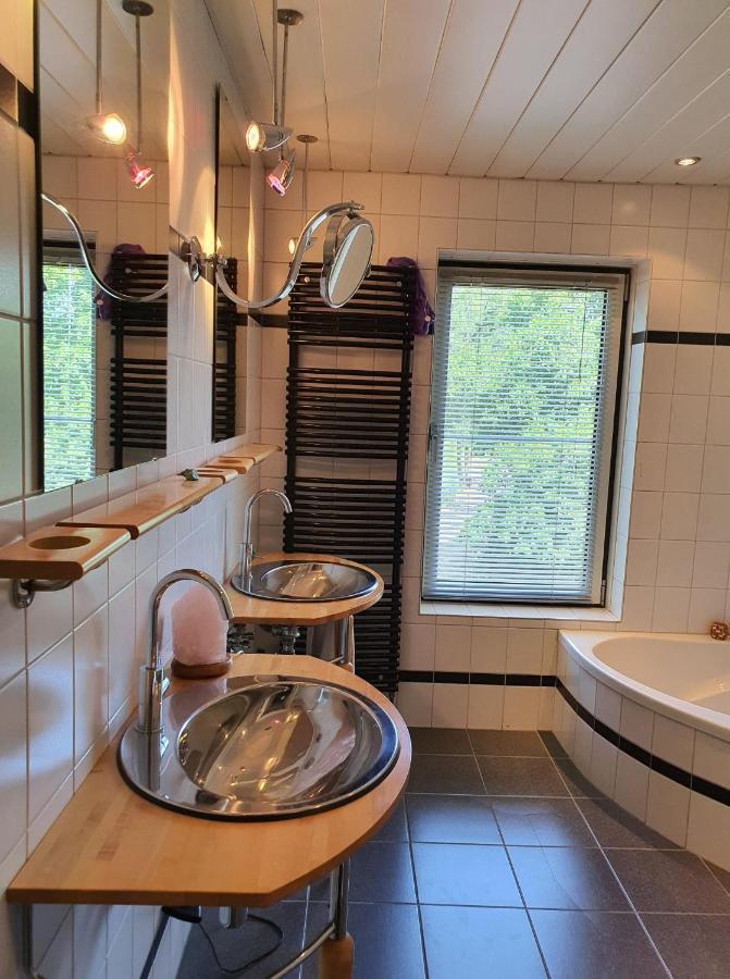 De Vliegende Vlinder Bed & Breakfast Nederweert Exterior foto